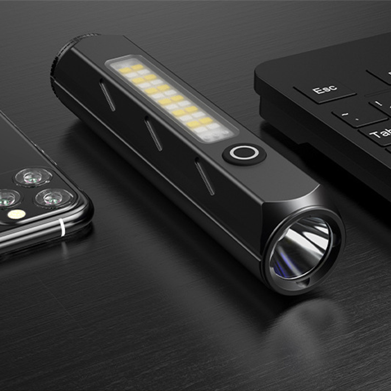 Powerful SST40 LED 21700 TYPE- - Edc (Every Day Carry review and price